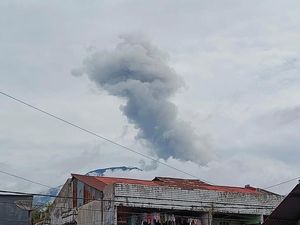 Gunung Marapi Erupsi Lagi, Semburkan Abu Vulkanik 600 Meter