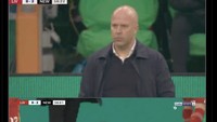 Meme keputusan Arne Slot yang bikin heran: memasukkan Darwin Nunez saat Liverpool ketinggalan 2 gol. Foto: dok. Internet/X (Twitter)