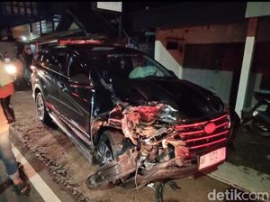 Kecelakaan Karambol di Jalan Wates Kulon Progo, 2 Mobil dan 1 Motor Ringsek