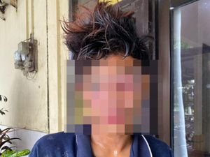 Senggolan dengan Truk Usai Curi Motor, Remaja Gresik Babak Belur Dimassa Senggolan dengan Truk Usai Curi Motor, Remaja Gresik Babak Belur Dimassa