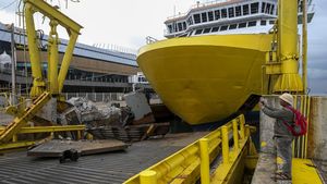 Penampakan Kapal Tabrak Dermaga Eksekutif Pelabuhan Merak