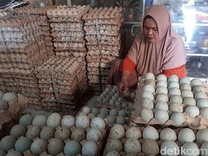 Perajin Oleh-oleh Telur Asin Brebes Genjot Produksi Sambut Lebaran