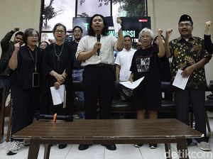 Momen Koalisi Masyarakat Sipil Keluarkan Petisi Tolak RUU TNI