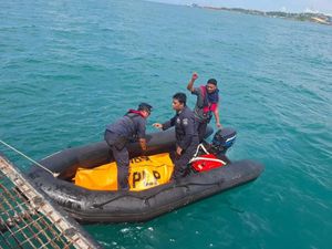 Polisi Selidiki Identitas Mayat Perempuan yang Ditemukan di Perairan Batam Polisi Selidiki Identitas Mayat Perempuan yang Ditemukan di Perairan Batam