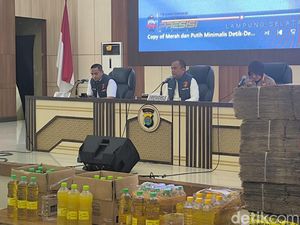 Polisi Gerebek Gudang Produksi Minyakita di Lampung, Temukan Takaran Disunat Polisi Gerebek Gudang Produksi Minyakita di Lampung, Temukan Takaran Disunat