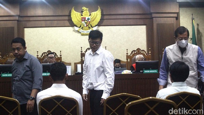 Terpidana kasus pembunuhan, Gregorius Ronald Tannur bersaksi di Pengadilan Tipikor, Jakarta, Senin (17/3/2025).