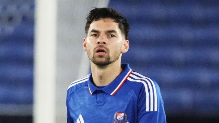 YOKOHAMA, JAPAN - MARCH 11: Sandy Walsh of Yokohama F.Marinos looks on during the AFC Champions League Elite Round of 16 second leg match between Yokohama F.Marinos and Shanghai Port at Nissan Stadium on March 11, 2025 in Yokohama, Kanagawa, Japan. (Photo by Hiroki Watanabe/Getty Images)