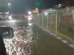 Terminal Purabaya Bungurasih Langganan Banjir, Penumpang Sambat Terminal Purabaya Bungurasih Langganan Banjir, Penumpang Sambat