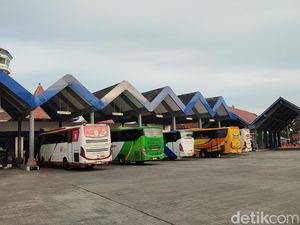 Terminal Mengwi Masih Sepi, Lonjakan Diperkirakan Terjadi H-5 Lebaran Terminal Mengwi Masih Sepi, Lonjakan Diperkirakan Terjadi H-5 Lebaran