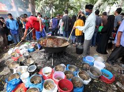 Tradisi Kuah Beulangong Peringati Nuzulul Quran