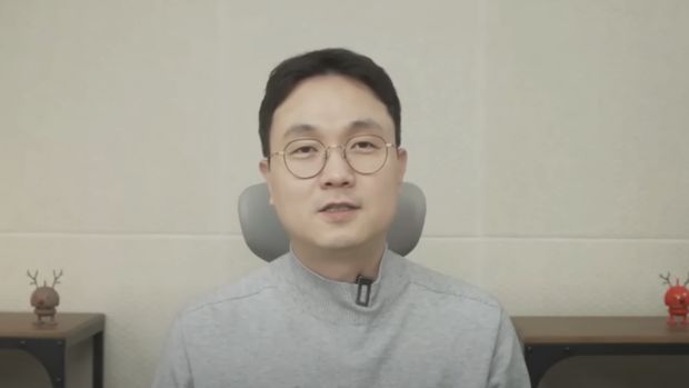 YouTuber Lee Jin-ho Jurnalis gosip dan entertainment serta YouTuber, Lee Jin-ho.