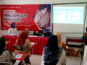 CIMB Niaga Dukung Pemberdayaan Wanita Penenun di Lombok Tengah