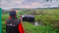 Puting Beliung Terjang Bekasi: Mobil Terhempas, Rumah dan Tower BTS Roboh Puting Beliung Terjang Bekasi: Mobil Terhempas, Rumah dan Tower BTS Roboh