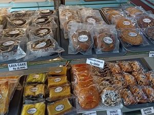 5 Bakery Legendaris di Solo Ini Punya Kue dan Roti Jadul Enak 5 Bakery Legendaris di Solo Ini Punya Kue dan Roti Jadul Enak