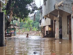 Banjir di Pejaten Timur, Ketinggian Air Capai 1,5 Meter