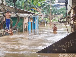 Warga Pejaten Timur Setuju Normalisasi Sungai: Biar Nggak Banjir Lagi Warga Pejaten Timur Setuju Normalisasi Sungai: Biar Nggak Banjir Lagi