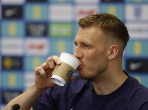 Dan Burn Masuk Timnas Inggris: Lebih Baik Telat daripada Tidak Sama Sekali