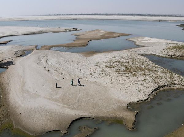 Debit Air Sungai Indus Pakistan Terus Mengering