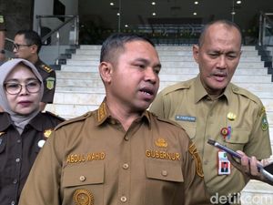 Gubri Irit Bicara Ditanya Anggaran Rp 10 M untuk Rumdin Kejati Meski APBD Defisit Gubri Irit Bicara Ditanya Anggaran Rp 10 M untuk Rumdin Kejati Meski APBD Defisit