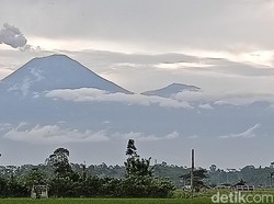 Gunung Semeru Erupsi Lagi Semburkan Abu Vulkanik Setinggi 1 Km