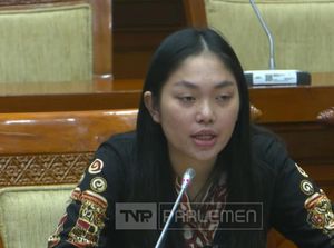 Komisi III DPR Soroti HP-Rompi Iptu Tomi yang Dikembalikan ke Keluarganya Komisi III DPR Soroti HP-Rompi Iptu Tomi yang Dikembalikan ke Keluarganya