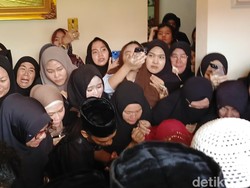 Kedatangan Jenazah Briptu Ghalib di Rumah Duka Disambut Isak Tangis