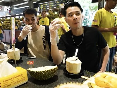 Jess No Limit Borong Durian di Malaysia hingga Jajan di Korea