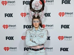 JoJo Siwa Temukan Jati Diri Lagi Baru Lewat Cinta JoJo Siwa Temukan Jati Diri Lagi Baru Lewat Cinta