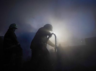 Puluhan Kios di Pasar Poncol Bungur Senen Hangus Terbakar