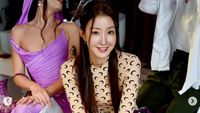 10 Gaya Lee Si Young Tetap Eksis di Paris di Tengah Proses Perceraian