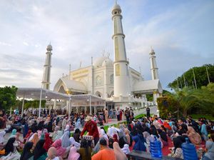 Megahnya Masjid Al-Hakim Padang Jadi Tujuan Wisata Religi