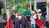 Suasana Rumah Duka Mat Solar