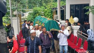 Suasana Rumah Duka Mat Solar