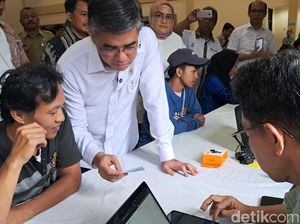 Menaker Yassierli Minta JKP Eks Pekerja Sritex Grup Cair Sebelum Lebaran Menaker Yassierli Minta JKP Eks Pekerja Sritex Grup Cair Sebelum Lebaran