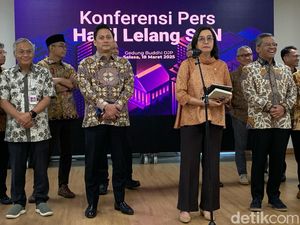 Menkeu Sri Mulyani: Saya Ada di Sini, Berdiri dan Tidak Mundur