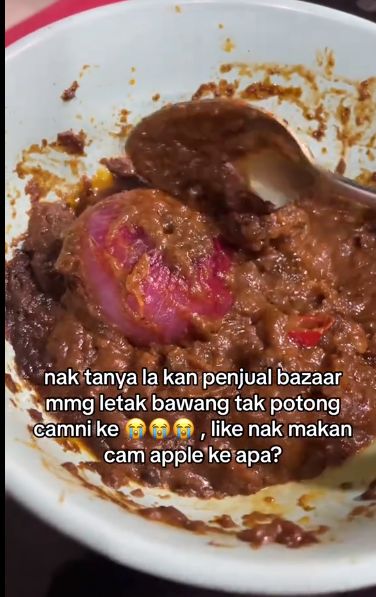 Niat Beli Rendang Daging, Wanita Ini Malah Dapat Rendang Bawang