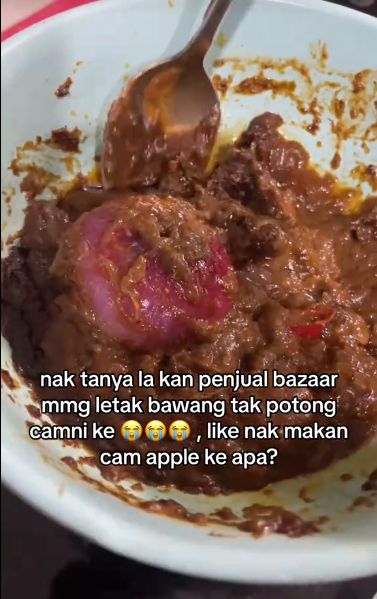 Niat Beli Rendang Daging, Wanita Ini Malah Dapat Rendang Bawang