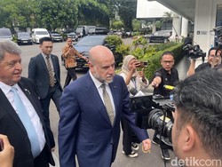 Prabowo Terima Utusan Khusus Presiden Palestina di Istana