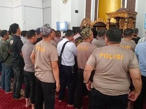 Polrestabes Palembang Gelar Salat Gaib Usai 3 Polisi Lampung Gugur