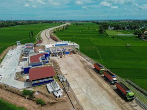 Potret Ruas Tol Kraksan-Paiton Dibuka Fungsional Saat Mudik Lebaran Potret Ruas Tol Kraksan-Paiton Dibuka Fungsional Saat Mudik Lebaran