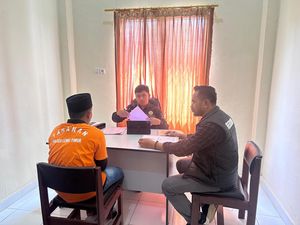 Kasus Sopir Travel Perkosa-Bunuh Gadis di Luwu Timur Dilimpahkan ke Jaksa Kasus Sopir Travel Perkosa-Bunuh Gadis di Luwu Timur Dilimpahkan ke Jaksa