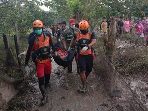 Riski yang Hilang Terseret Arus di Sungai Lematang Muara Enim Ditemukan Tewas Riski yang Hilang Terseret Arus di Sungai Lematang Muara Enim Ditemukan Tewas