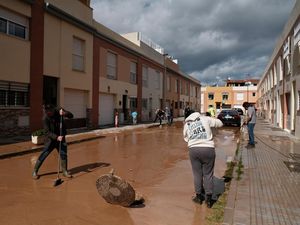 Spanyol Diterjang Banjir, 2 Orang Hilang dan Ratusan Orang Dievakuasi Spanyol Diterjang Banjir, 2 Orang Hilang dan Ratusan Orang Dievakuasi