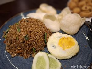 Kafe Halal yang Buka 24 Jam Ini Pas untuk Buka Puasa Bersama Kafe Halal yang Buka 24 Jam Ini Pas untuk Buka Puasa Bersama