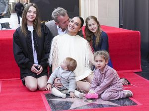 Foto: Gal Gadot Dapat Hollywood Walk of Fame, Diprotes Pro Palestina