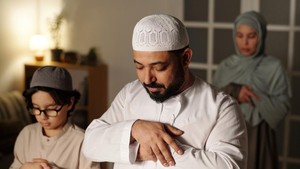 Jadwal Sholat di Sukabumi Hari Ini, Sabtu 17 Januari 2026