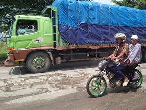 Jelang Mudik, Pemkot Cilegon Akan Tambal Jalan Rusak ke Pelabuhan Ciwandan Jelang Mudik, Pemkot Cilegon Akan Tambal Jalan Rusak ke Pelabuhan Ciwandan