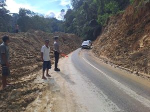 Sempat Terputus Usai Gempa, Akses Jalinsum Tarutung-Sipirok Sudah Normal Sempat Terputus Usai Gempa, Akses Jalinsum Tarutung-Sipirok Sudah Normal