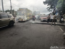 Mahasiswa Demo Tolak Revisi UU TNI di DPRD Sulsel Bubar, Lalin Kembali Lancar