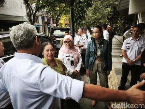Menpar Widiyanti Soroti Lahan Parkir di Lokasi Wisata Kota Bandung Menpar Widiyanti Soroti Lahan Parkir di Lokasi Wisata Kota Bandung
